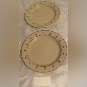 Hartstone 11” Dinner Plates. Provincial Posy pattern. Set of 2.